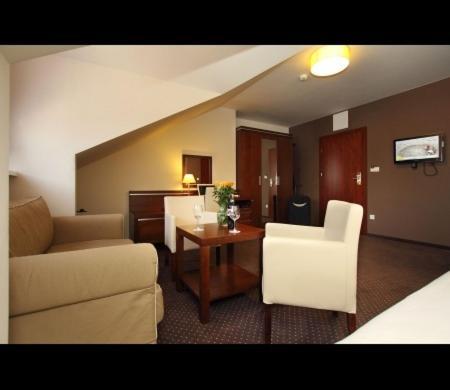 Hotel Podzamcze Dobczyce Luaran gambar