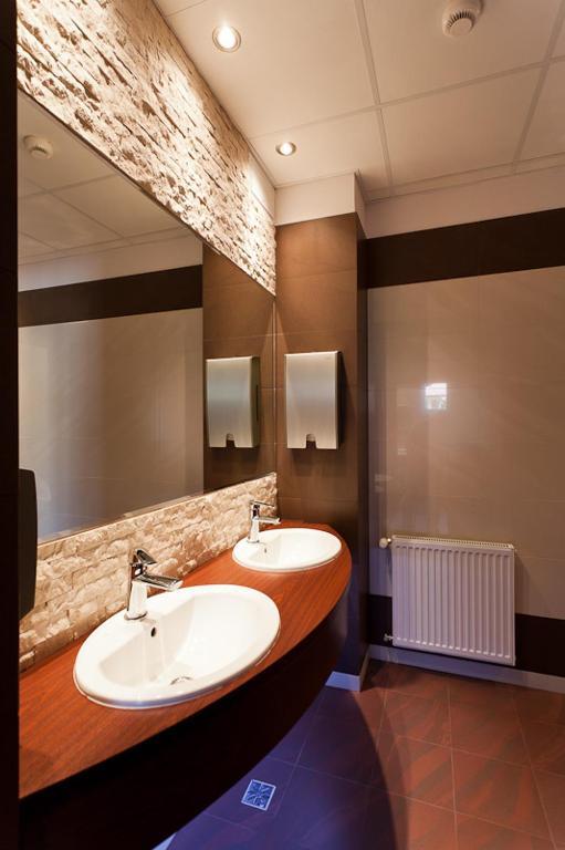 Hotel Podzamcze Dobczyce Luaran gambar