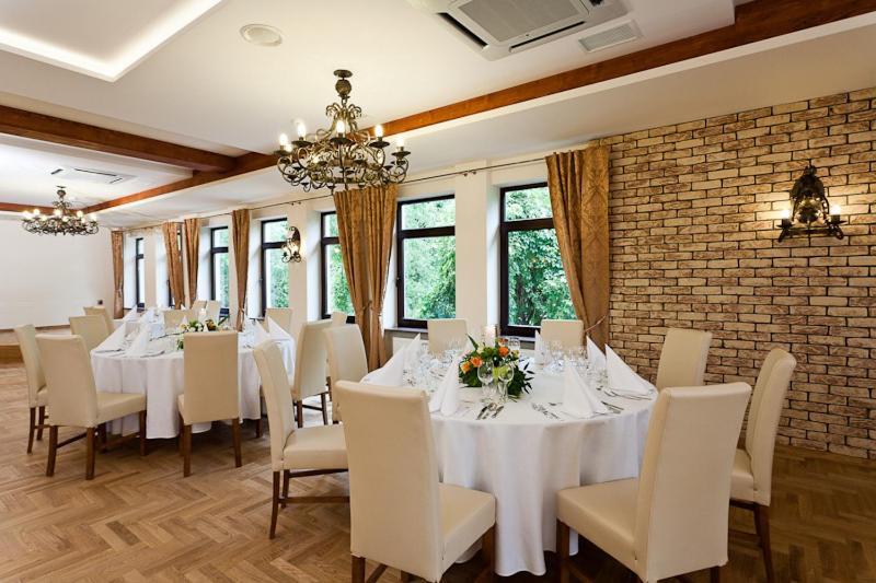 Hotel Podzamcze Dobczyce Luaran gambar